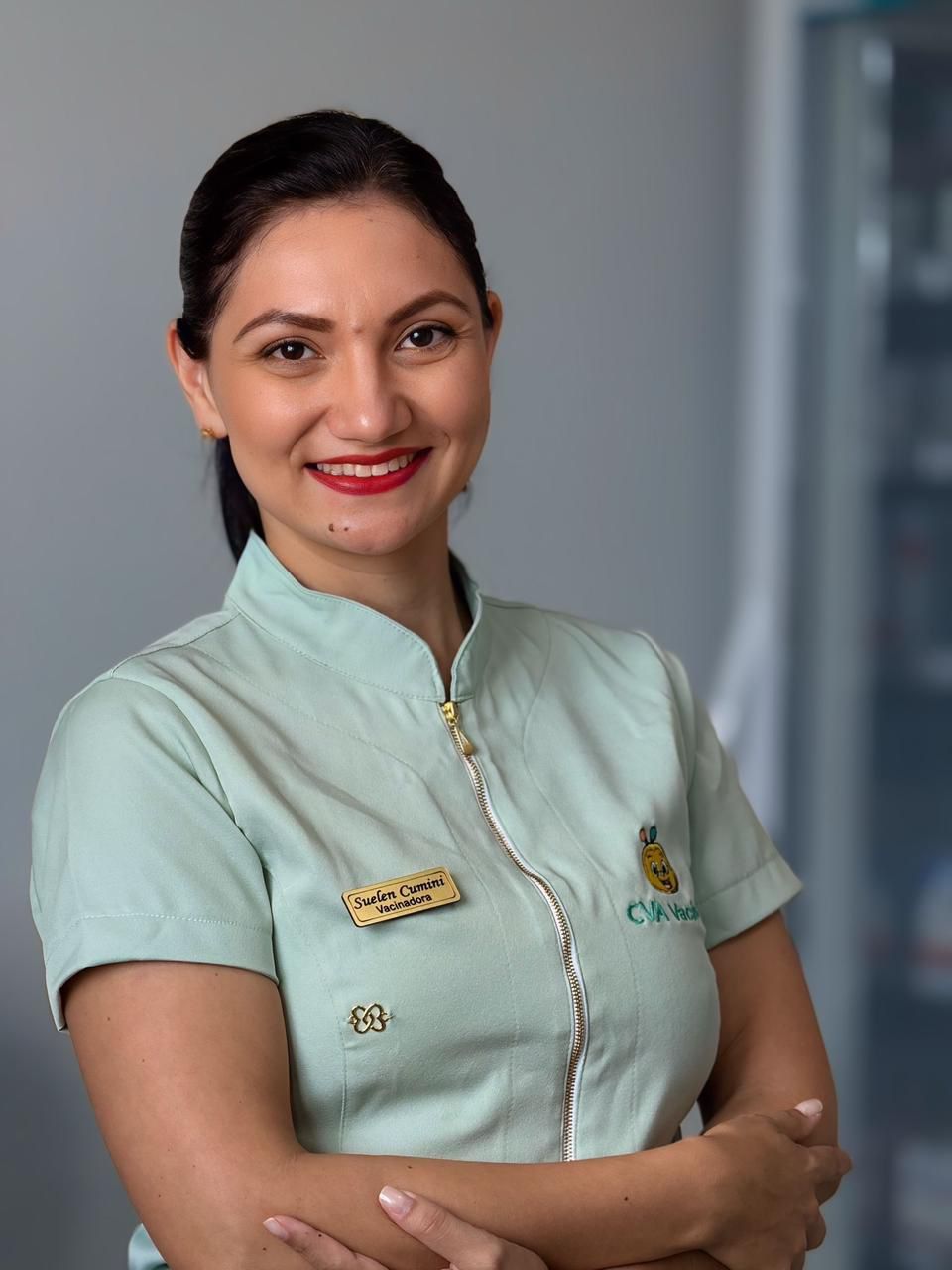 Suelen Cumini, técnica de enfermagem e vacinadora da CVA Vacinas